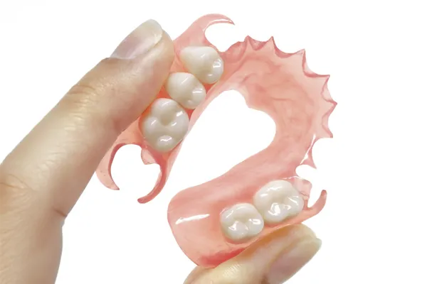 prótesis dentales flexibles